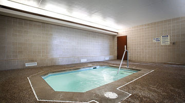 Baymont By Wyndham Bismarck Area Hotel 2*